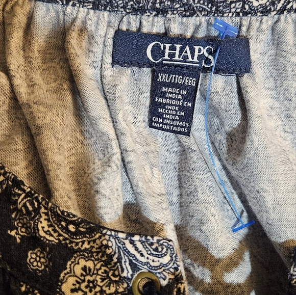 Women's Chaps 3/4 inch sleeves, V-neck blouse.  Navy blue w/white paisley design - Picture 3 of 4